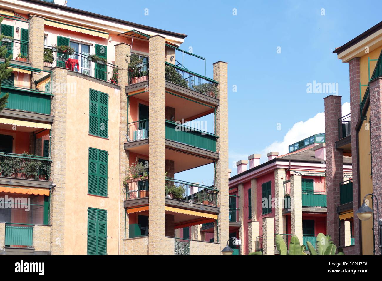 2000s architecture hi-res stock photography and images - Alamy