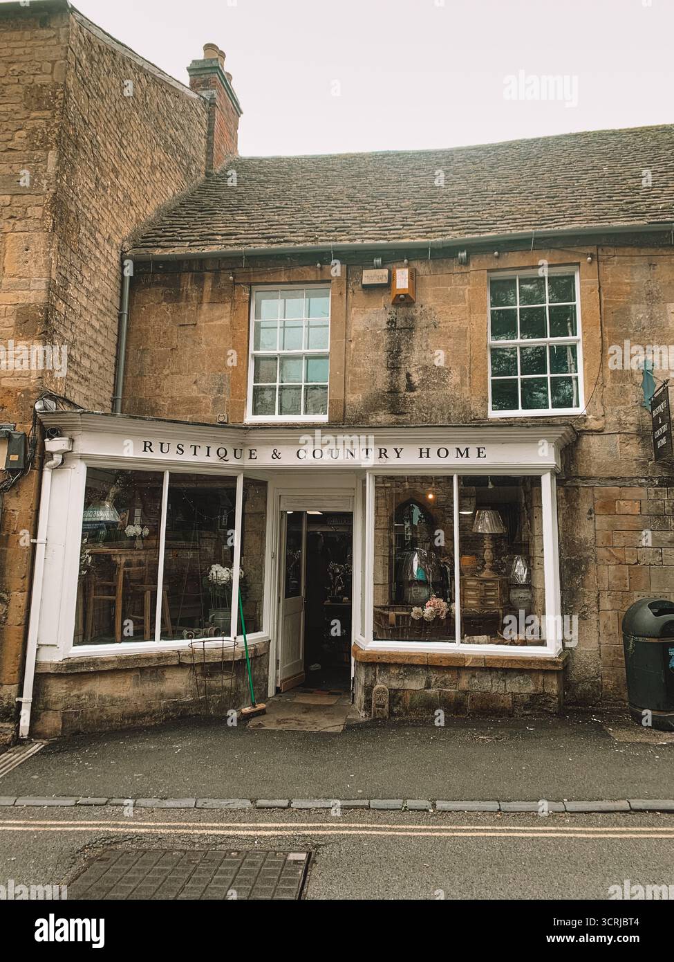 Idyllic Cotswolds Homes in the English Countryside – Picturesque Rural Retreats - Smartphone Captured Stock Image