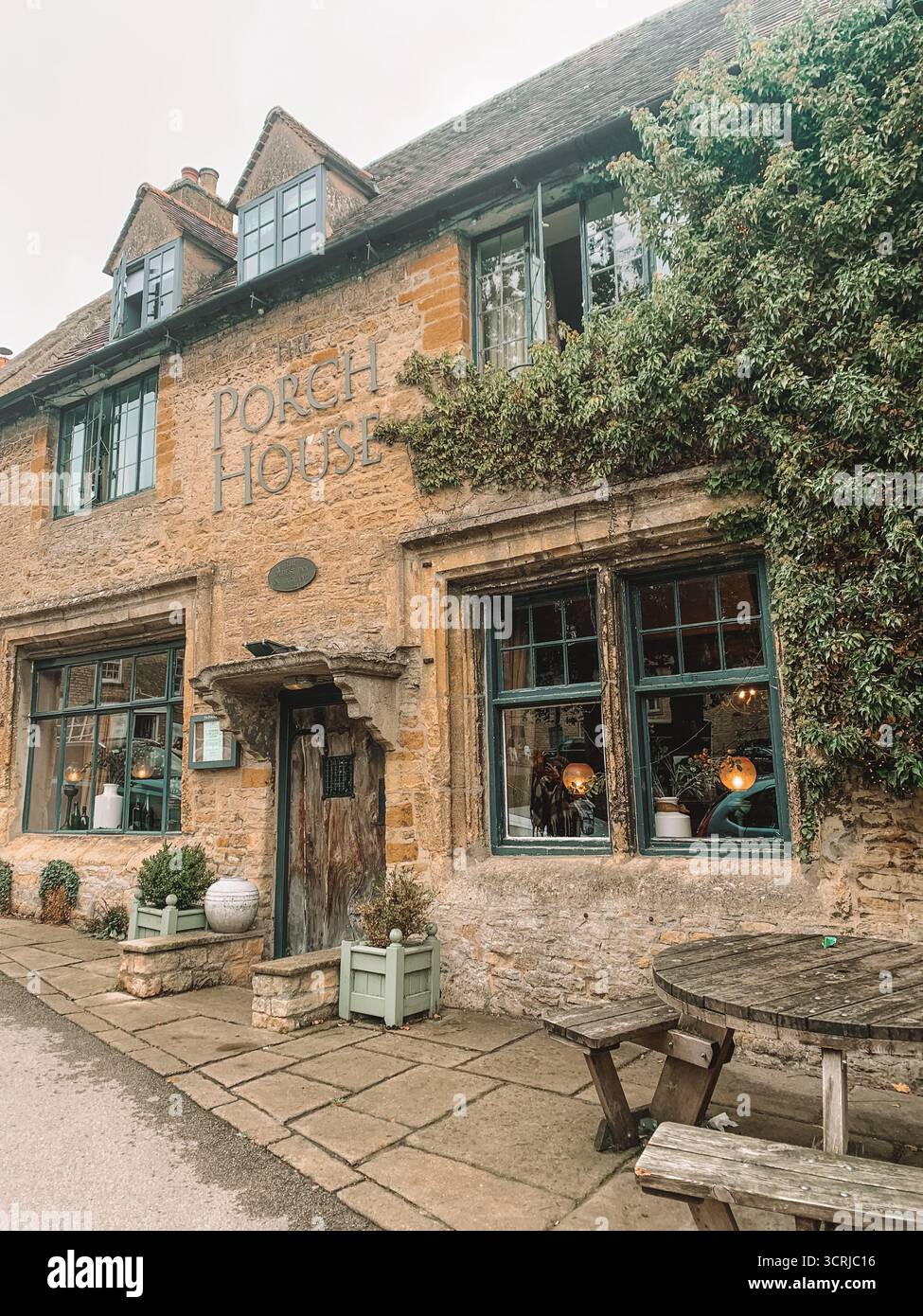 Idyllic Cotswolds Homes in the English Countryside – Picturesque Rural Retreats - Smartphone Captured Stock Image