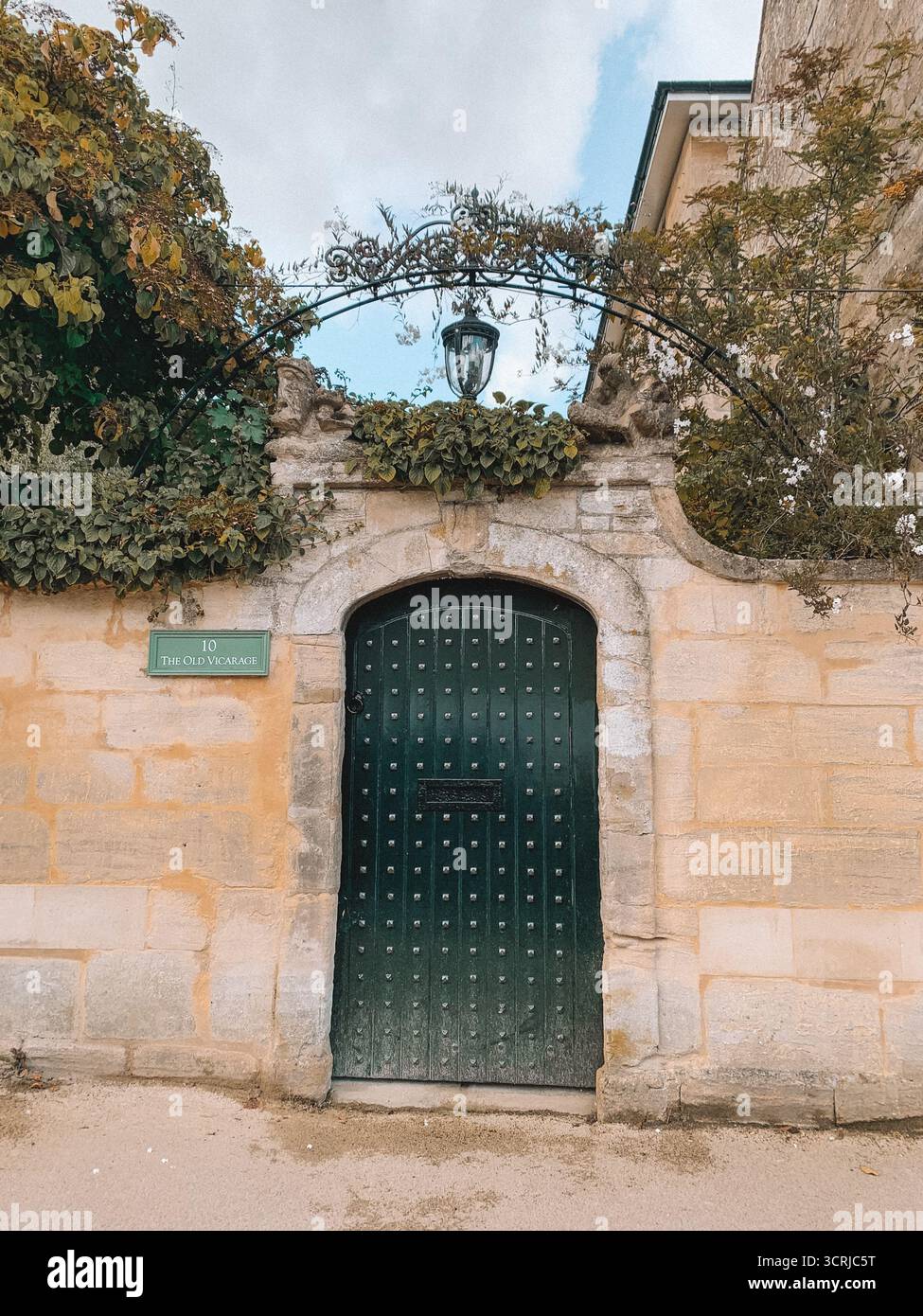 Idyllic Cotswolds Homes in the English Countryside – Picturesque Rural Retreats - Smartphone Captured Stock Image