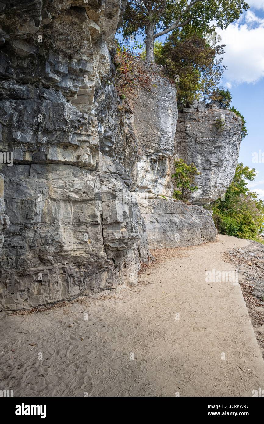 Cave in rock state park and ohio river hi-res stock photography and ...