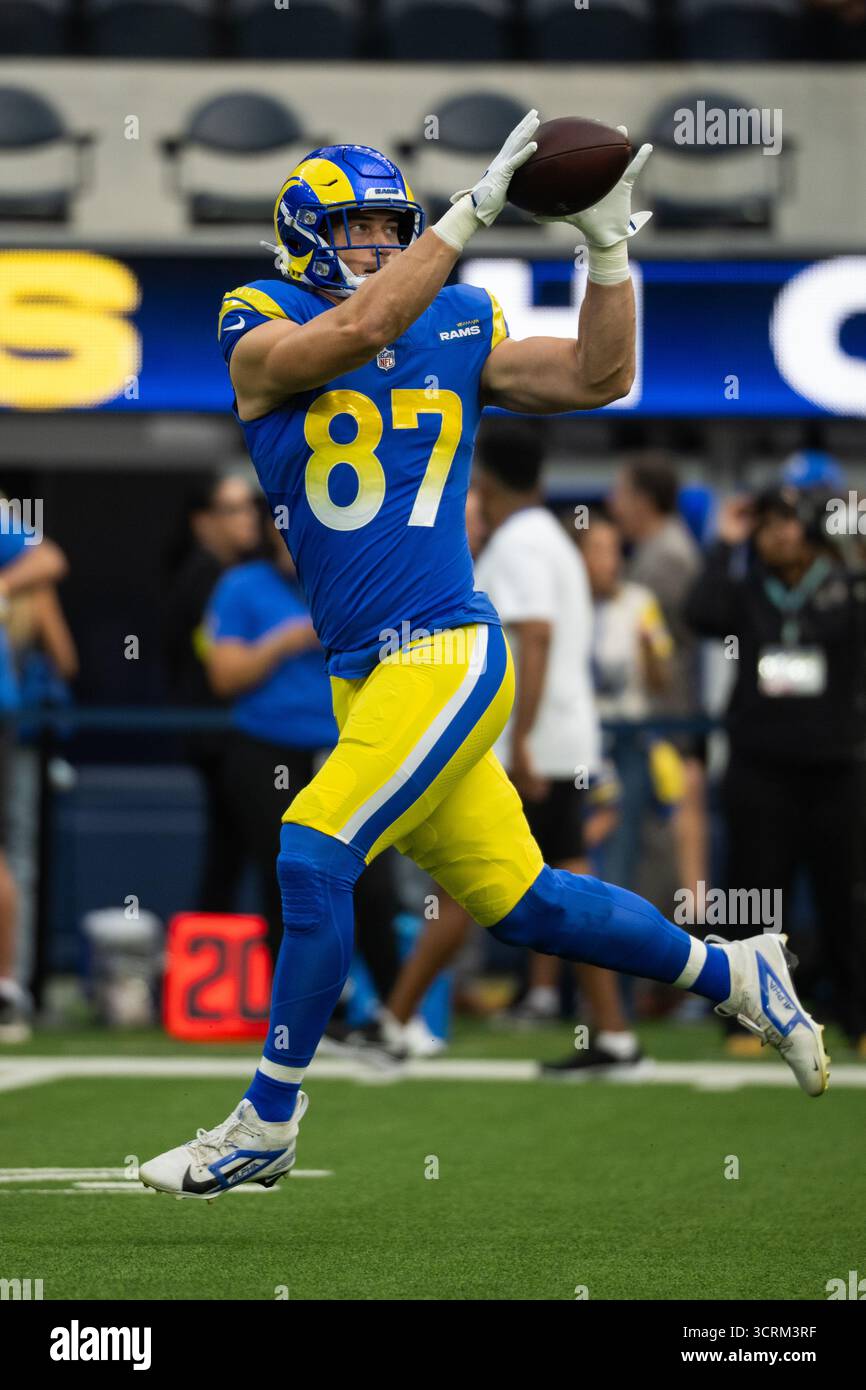 Los Angeles Rams tight end Davis Allen (87) catches the ball before an ...