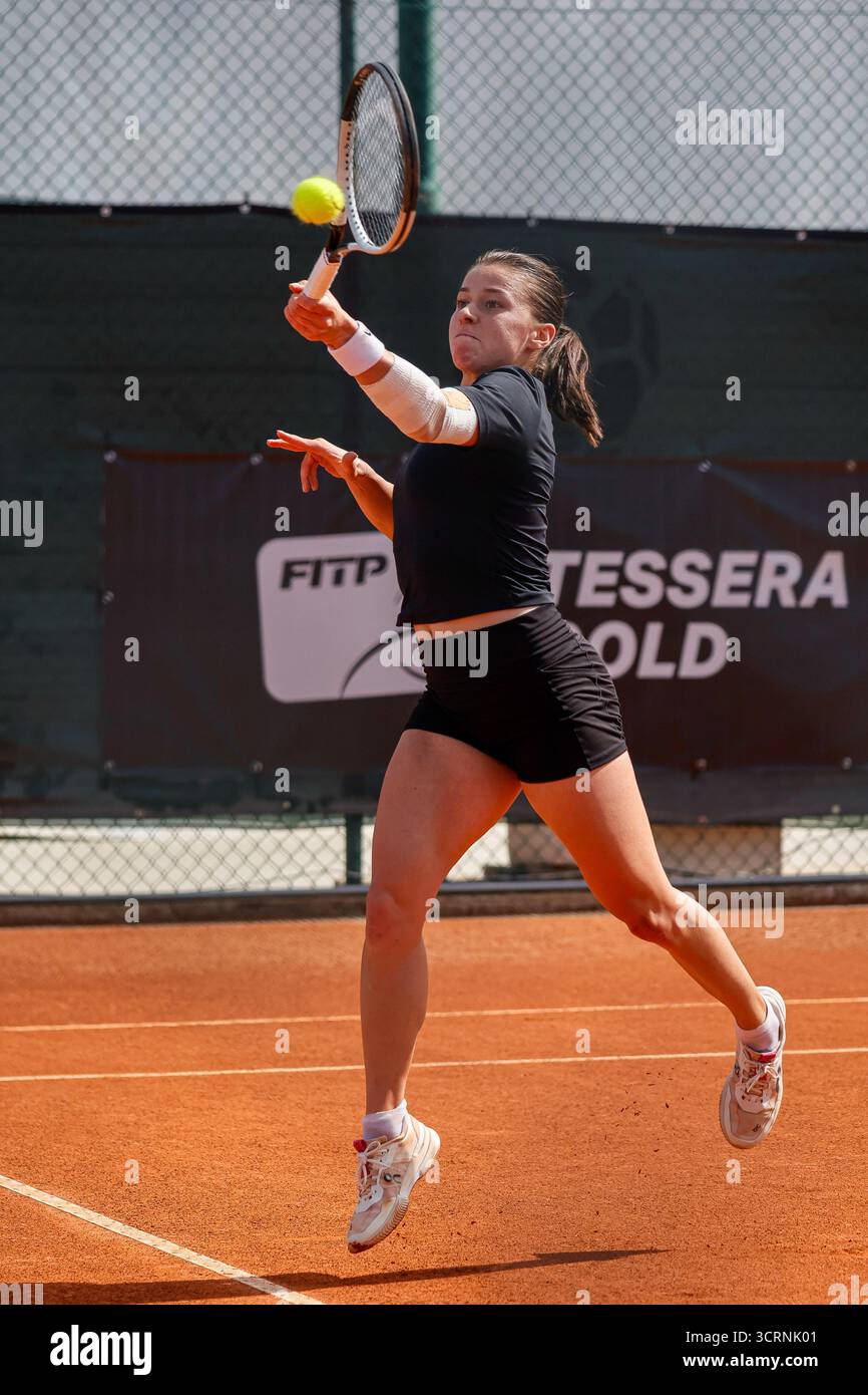 Maja Chwalinska tennis artful shot clay court The Unlikely Alchemist of Court 11