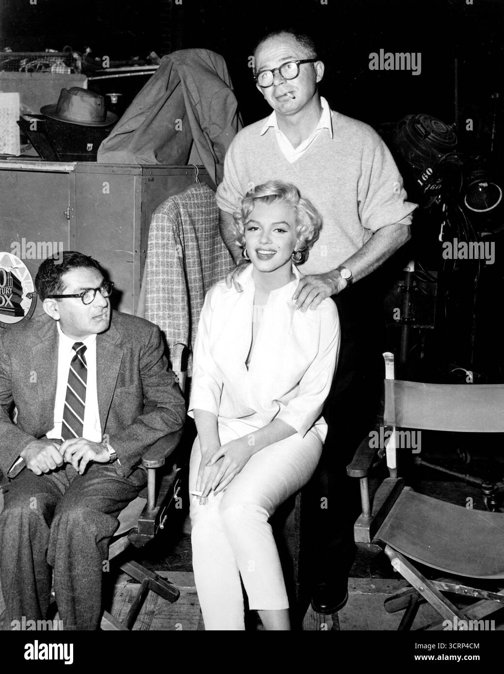 BILLY WILDER and MARILYN MONROE in THE SEVEN YEAR ITCH (1955), directed by BILLY WILDER. Credit: 20TH CENTURY FOX / Album Stock Photo