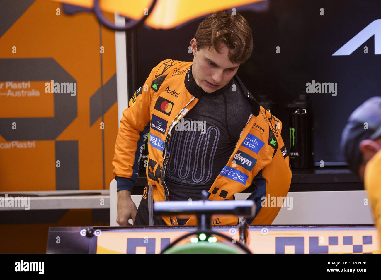 PIASTRI Oscar aus McLaren F1 Team MCL39 Portrait Cooling Vest piastri-oscar-aus-mclaren-f1-team-mcl39-portrait-cooling-vest