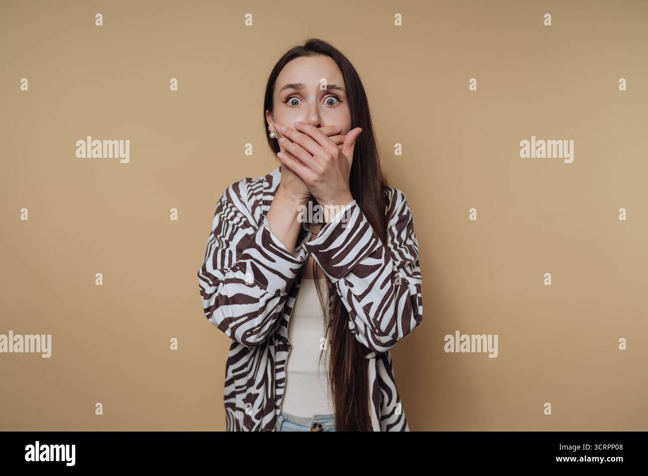 Hands grabbing face of woman hi-res stock photography and images - Alamy