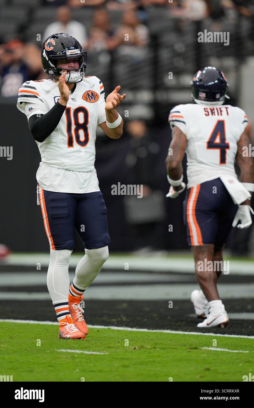 Chicago Bears quarterback Caleb Williams (18) warms up before an NFL ...
