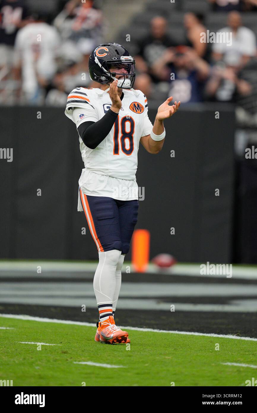 Chicago Bears quarterback Caleb Williams (18) warms up before an NFL ...
