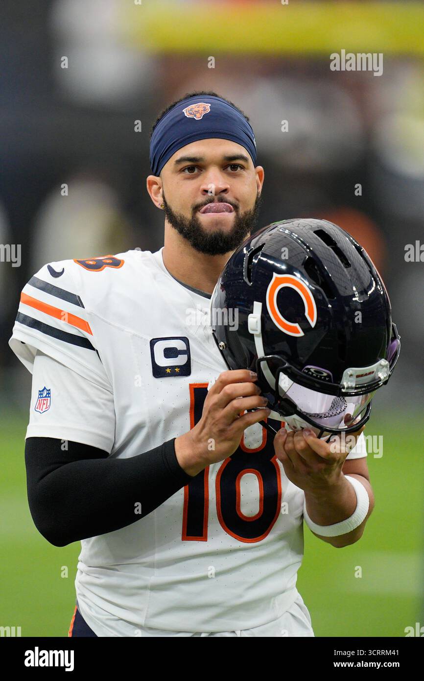 Chicago Bears quarterback Caleb Williams (18) warms up before an NFL ...