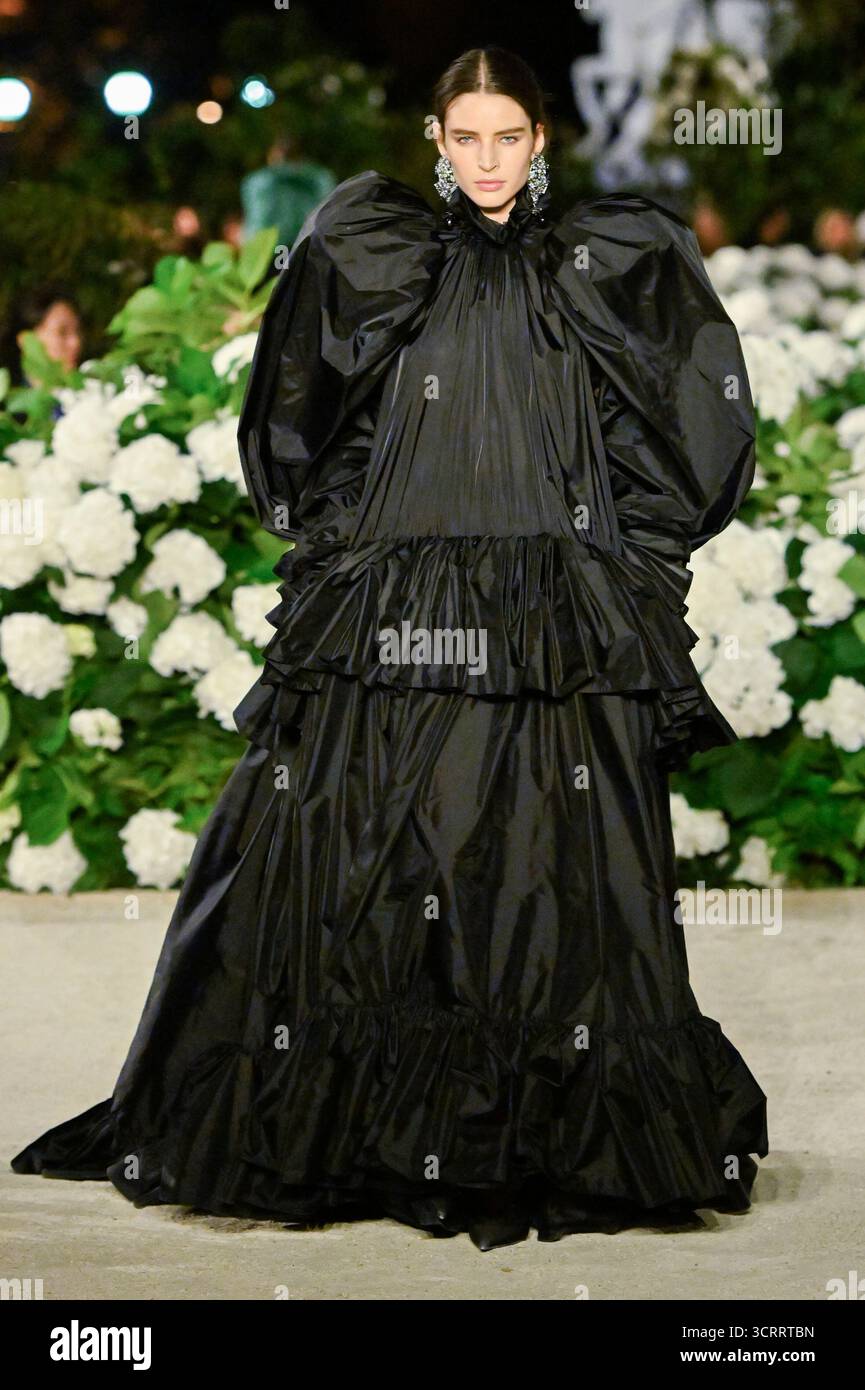 Paris, France. 29th Sep, 2025. Model Libby Taverner is seen on the