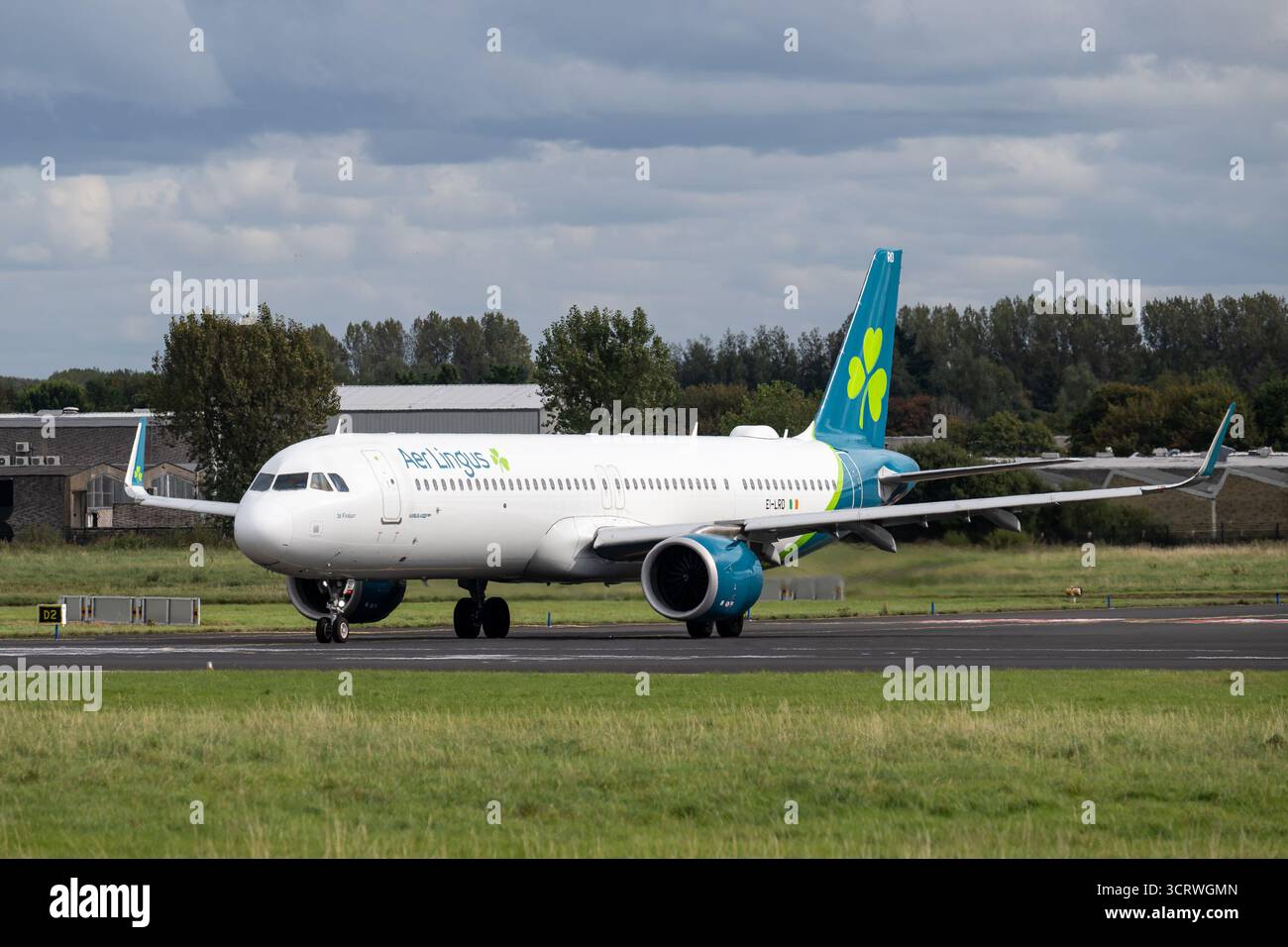 Airbus commercial aircraft hi-res stock photography and images - Alamy