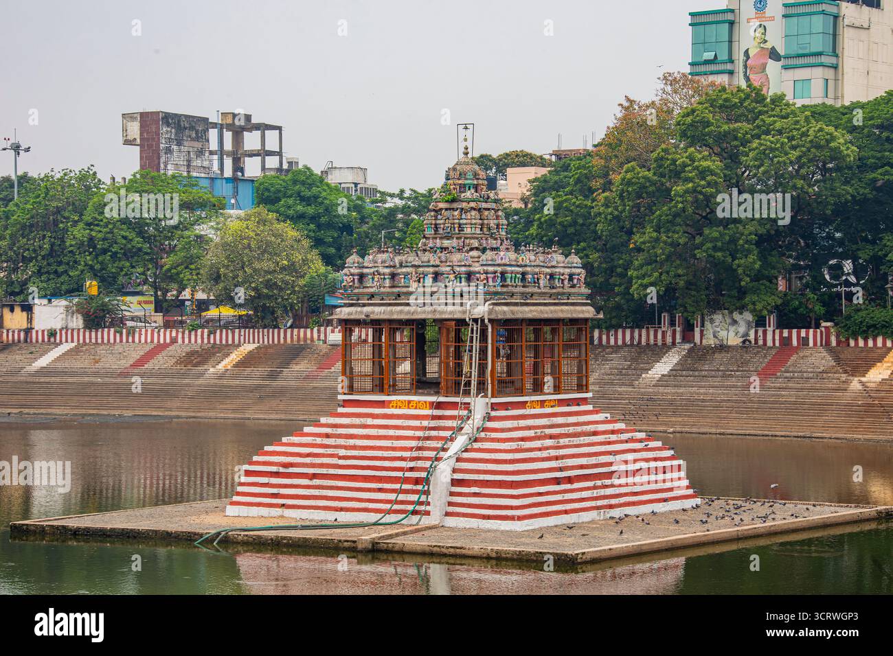 Chennai India 14th Sep 2025: the view of Kapaleeshwarar Temple Pond, Mylapore, Chennai, a sacred water tank central to rituals and festivals, embodyin Stock Photo