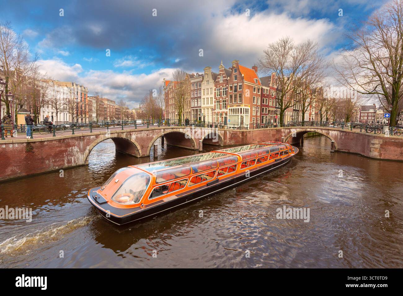 Amsterdam tour boat with glass roof hi-res stock photography and 