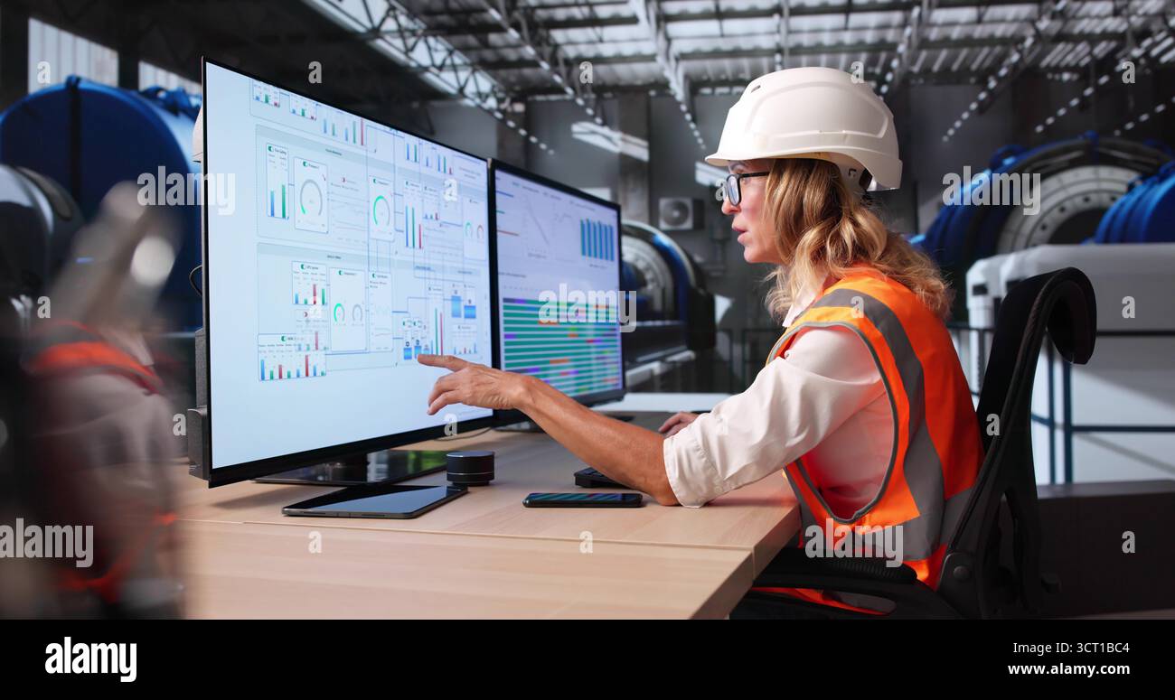 Scada Control Room Operator Scada control room hi-res stock photography and images - Alamy