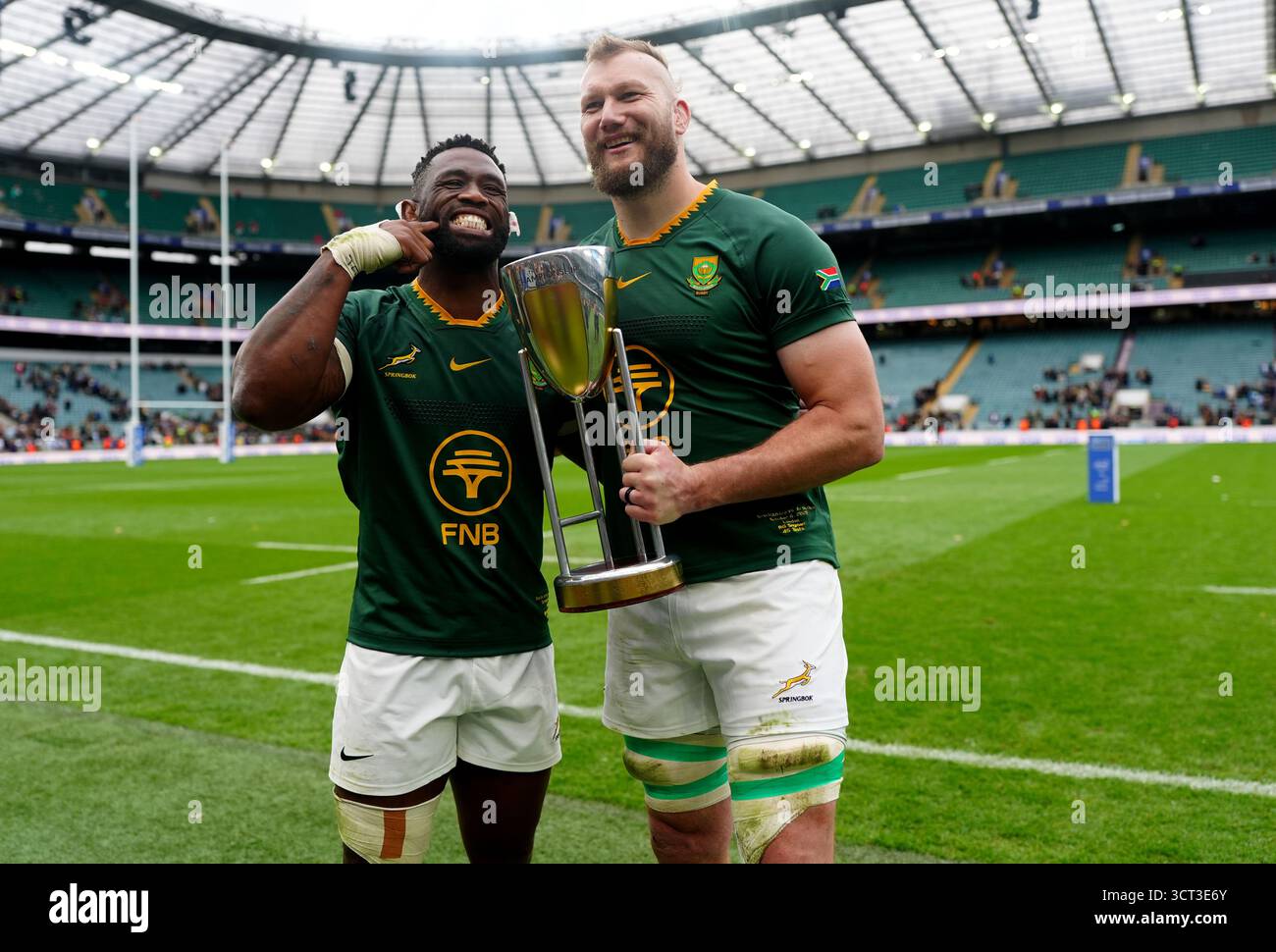 South Africa's captain Siya Kolisi (left) and RG Snyman with The Rugby ...