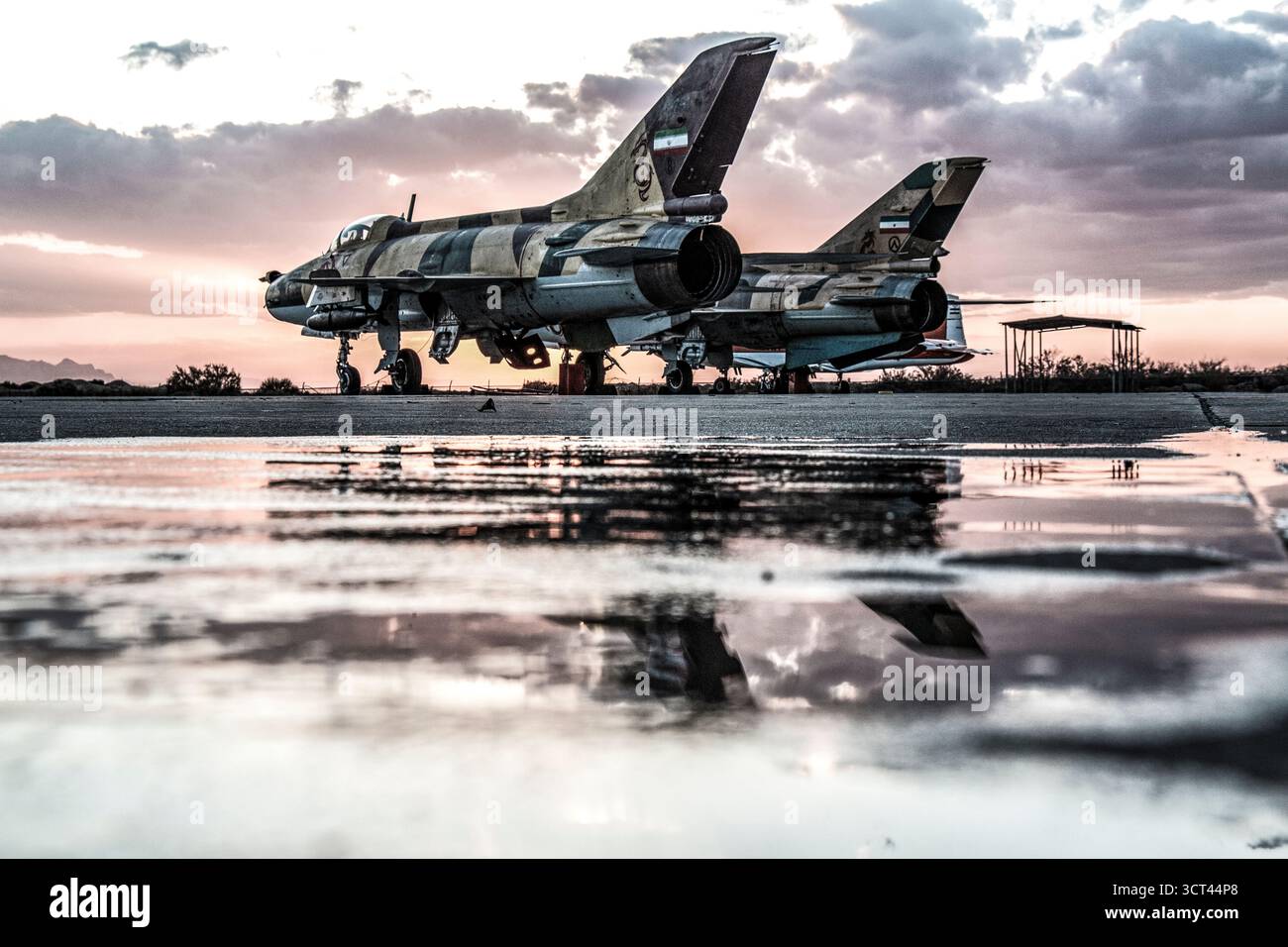 J 7 airguard hi-res stock photography and images - Alamy