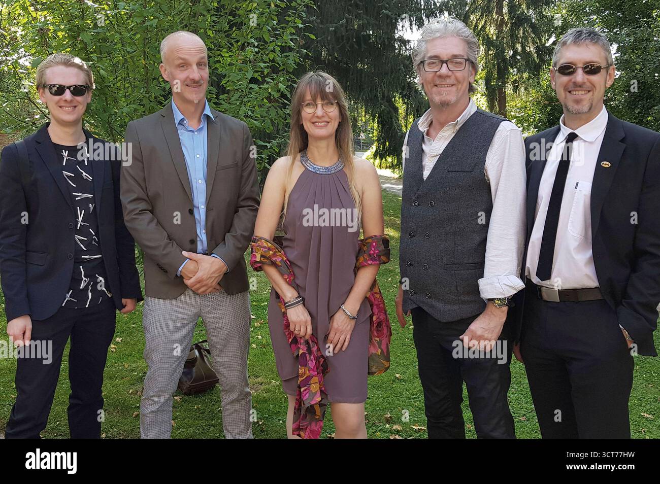 Die Macher vom FARBKÖRPER Kalender 2026 - Bodypainting Variationen: Fotoassistent Paul Skupin, Bodypainter und Transformaker Enrico Lein, Paiting-Assistentin Maria Skupin, Bodypainter Jörg Düsterwald und Fotograf Tschiponnique Skupin *** The makers of the FARBKÖRPER Calendar 2026 Bodypainting Variations Photo Assistant Paul Skupin, Bodypainter and Transformaker Enrico Lein, Paiting Assistant Maria Skupin, Bodypainter Jörg Düsterwald and Photographer Tschiponnique Skupin Foto:xT.xSkupinx/xFuturexImagex farbkoerper2026 5014 Stock Photo