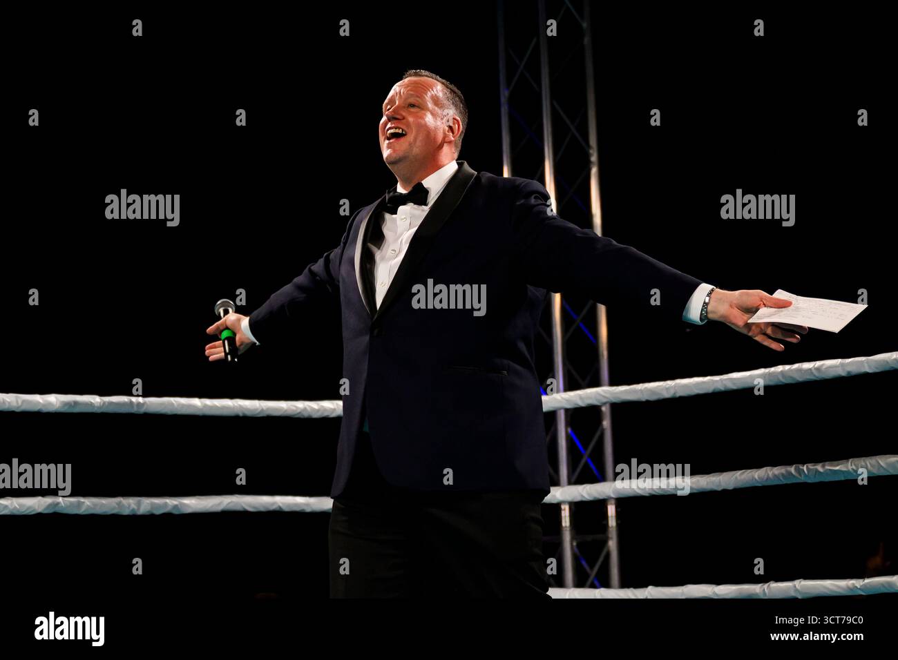 Gang fight hi-res stock photography and images - Page 3 - Alamy