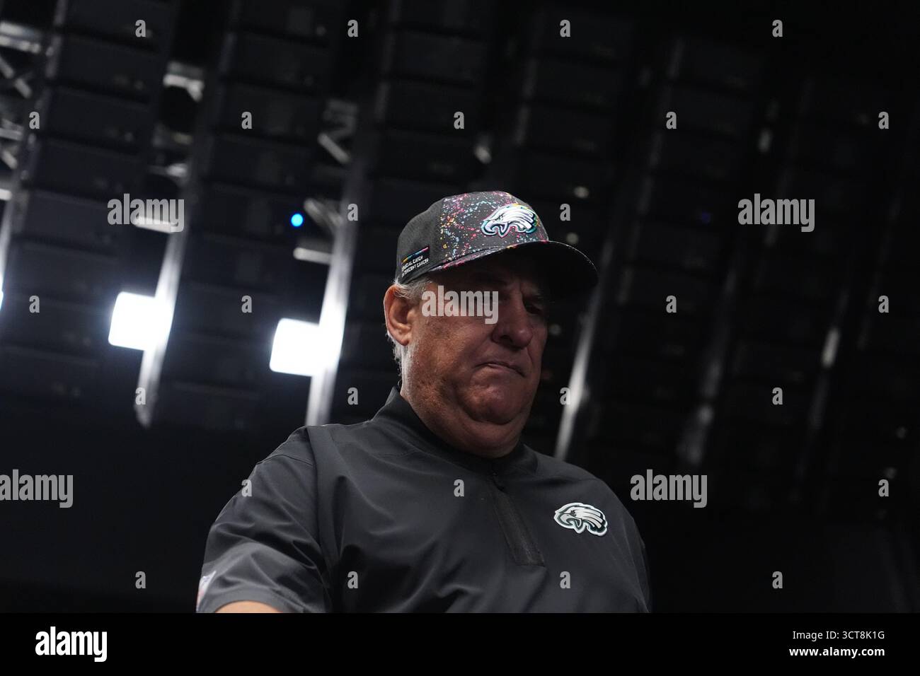 Philadelphia Eagles defensive coordinator is Vic Fangio walks in the ...