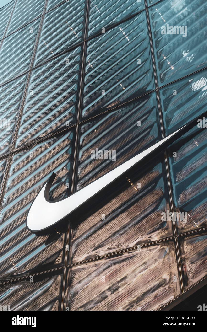 midtown nike store