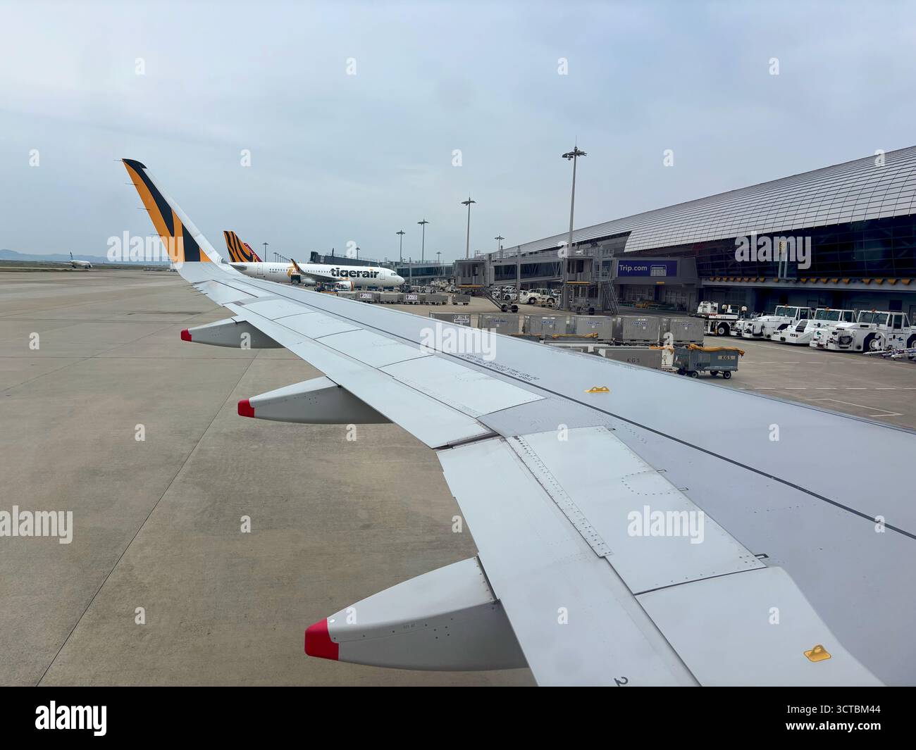 Kix airport hi-res stock photography and images - Alamy