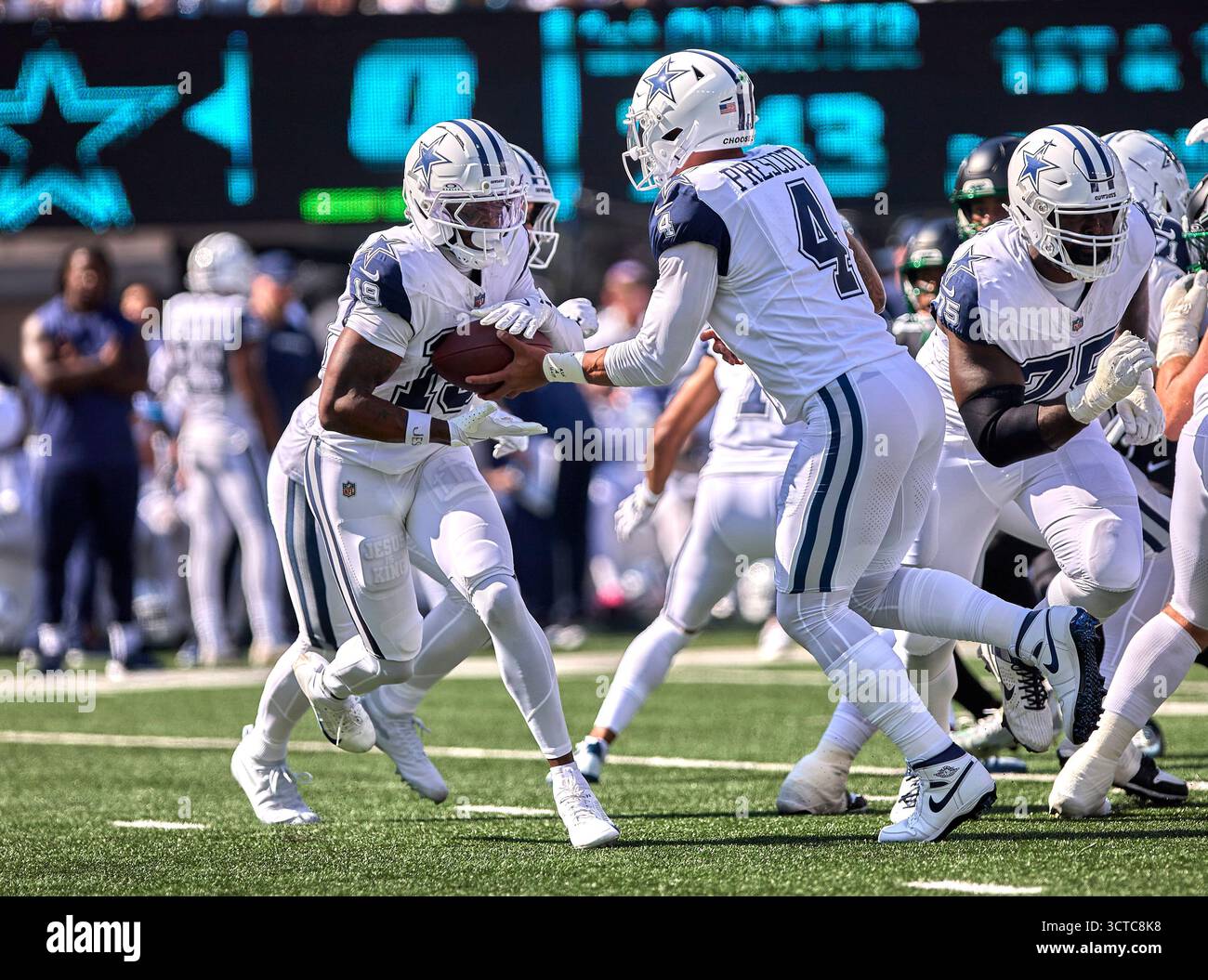 How is Ryan Flournoy adjusting to the Cowboys' offense?