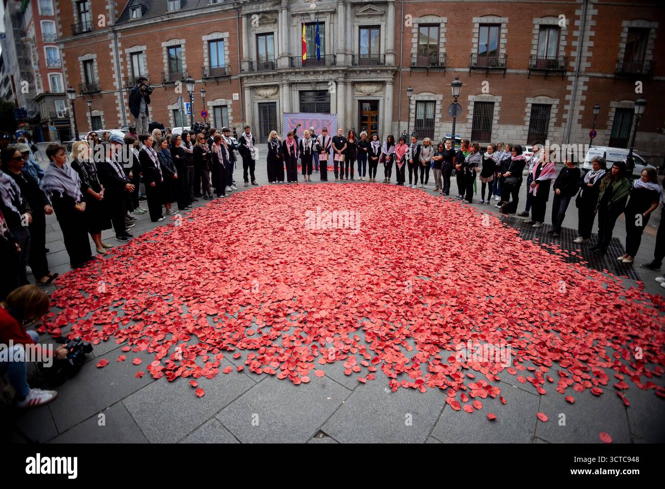 Gaza Poppy The Spanish Commission for Refugee Aid (CEAR) is holding an event to ...