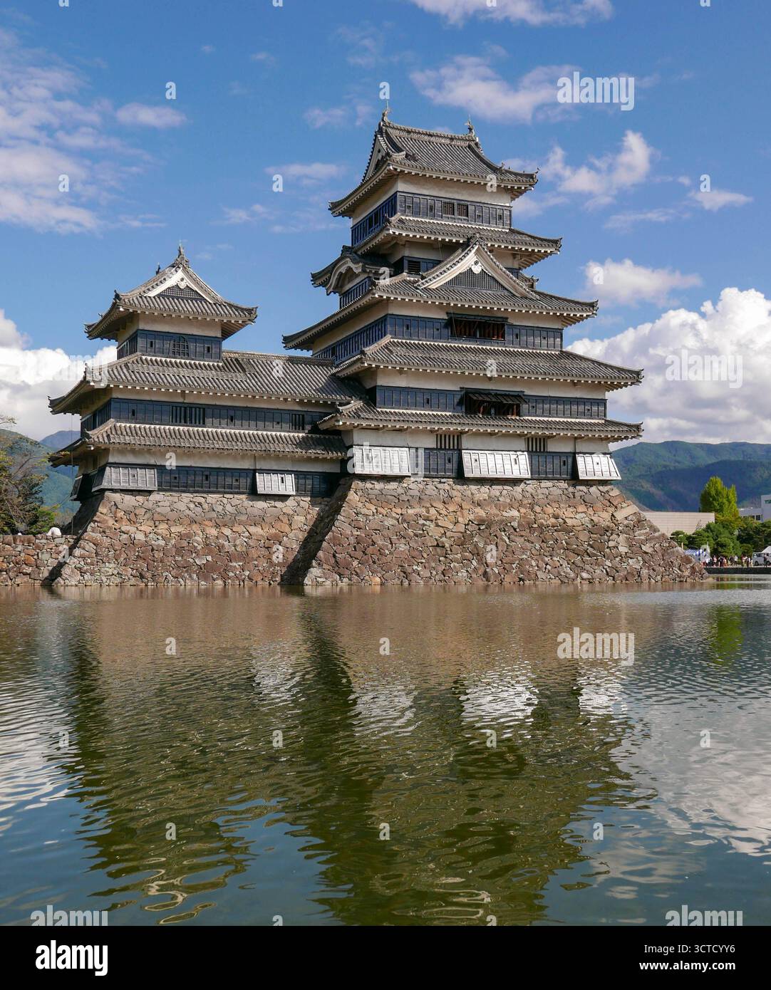 Japan: Matsumoto Castle, castle of the black crow, Chubu region, main island of Honshu. Built in 1595, it is the oldest wooden castle in Japan with a Stock Photo