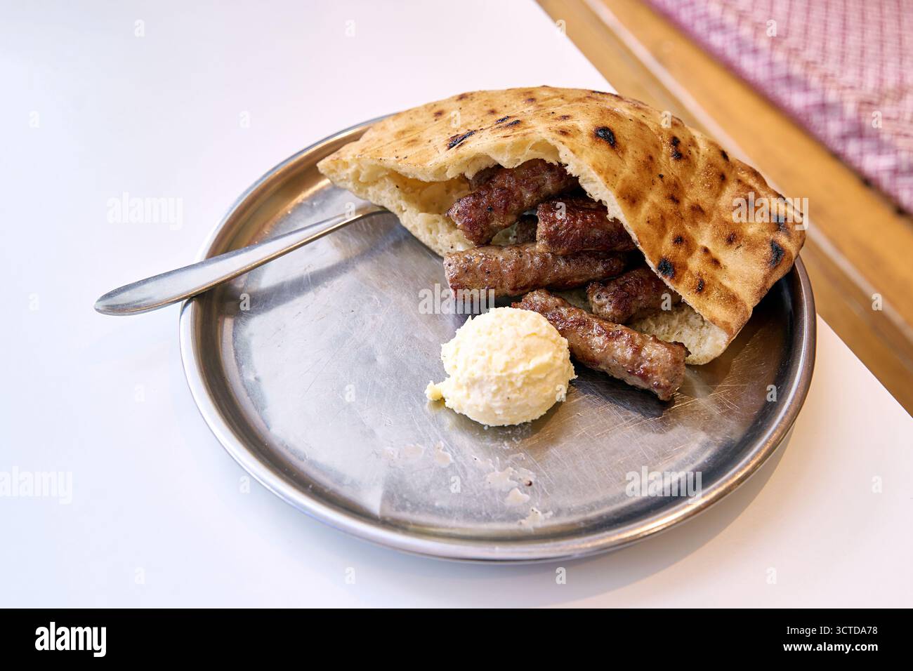 sarajevo-style-cevapi-aka-sarajevski-cevapi-a-national-dish-of-bosnia
