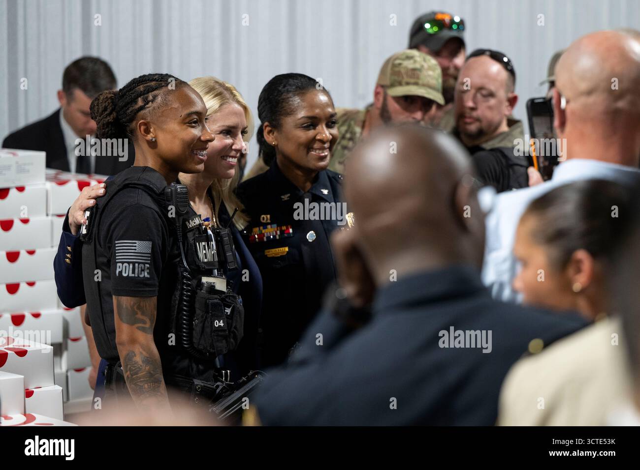 U.S. Attorney General Pam Bondi meets Tennessee Safe Task Force members ...