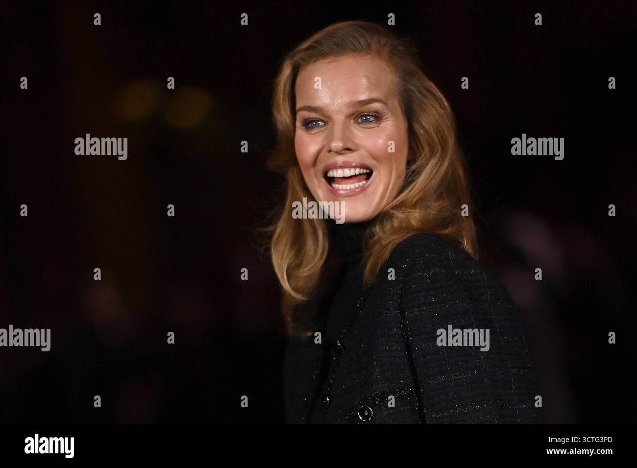 Eva herzigova chanel hi-res stock photography and images - Alamy