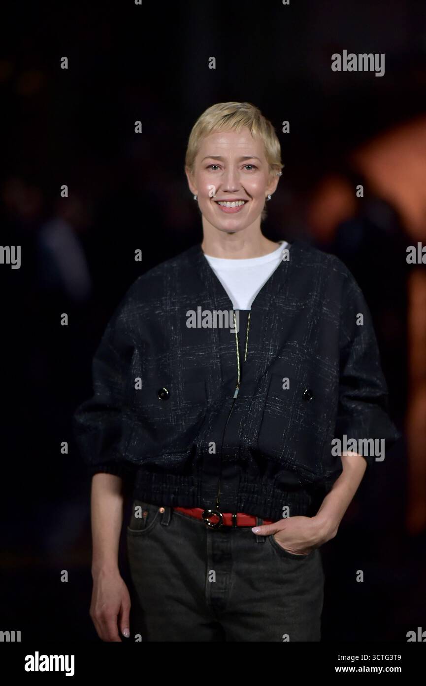 Carrie Coon Attends The Chanel Womenswear Spring Summer 2026 Show As Carrie Coon Attends The Chanel Womenswear 2026 Show As Part Of Paris Fashion Week On October 06 2025 In Paris France Photo By Franck 3CTG3T9