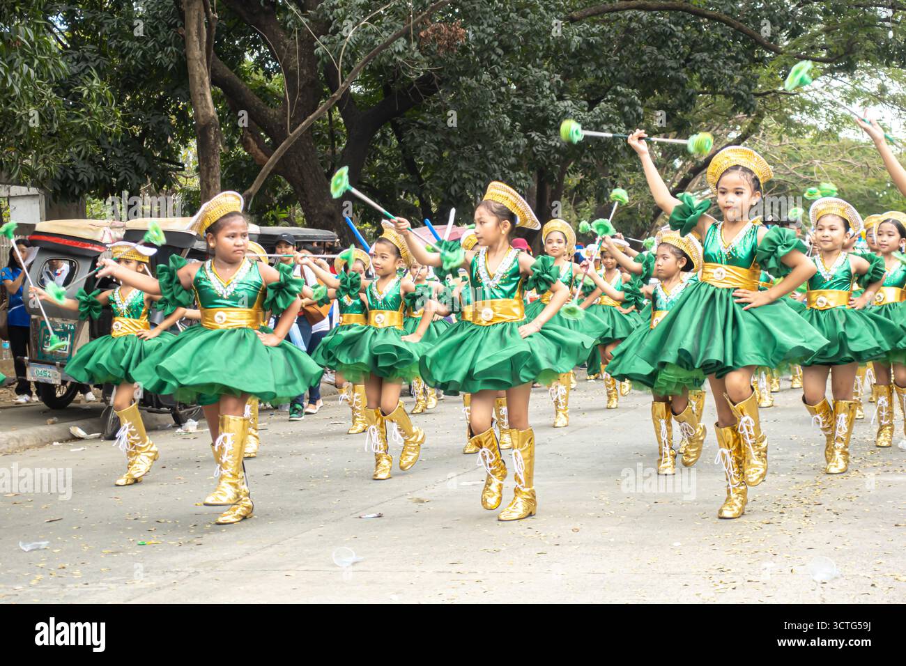 School dress green hi-res stock photography and images - Alamy