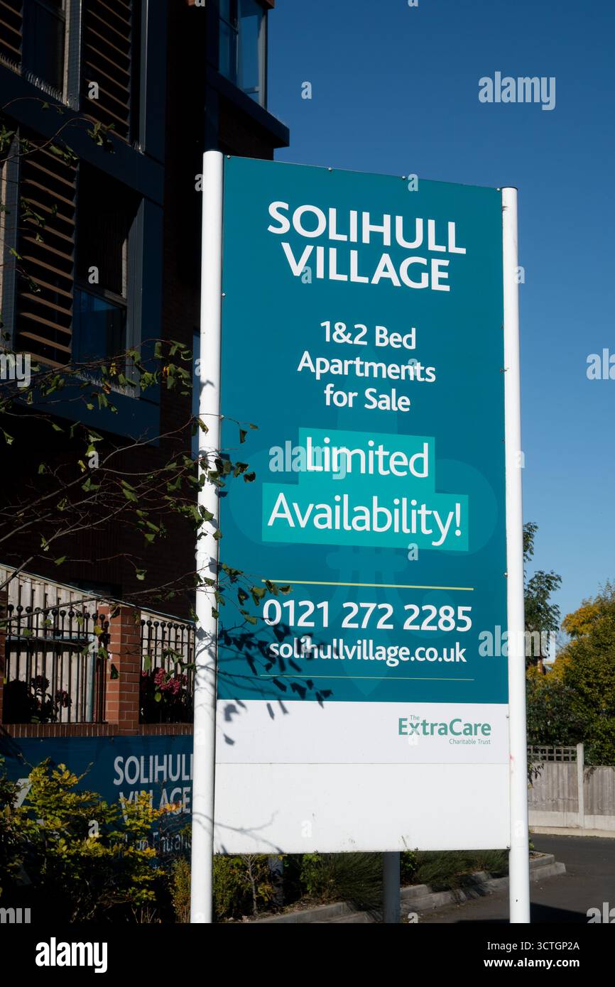 Solihull Village sign, Stratford Road, Shirley, West Midlands, England ...