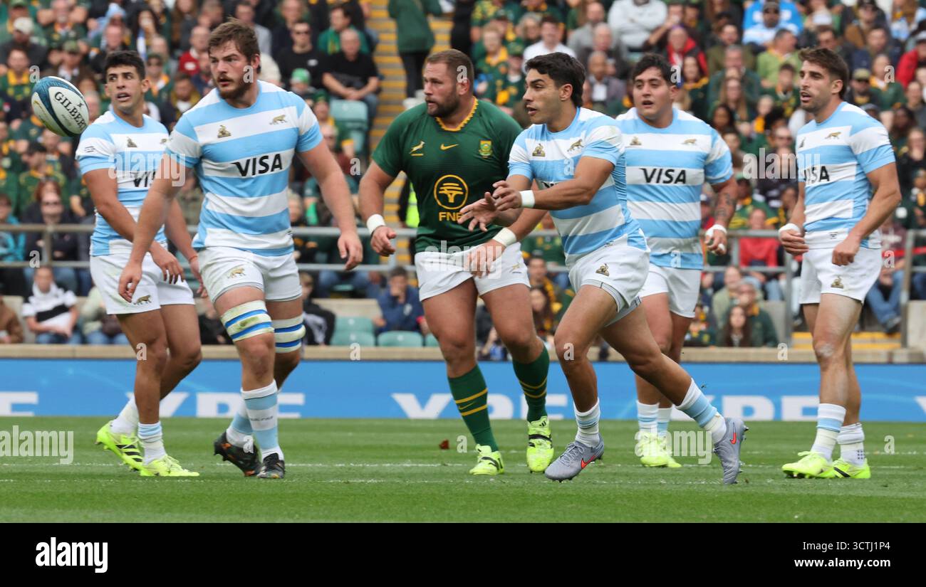Tom Rugby Bath Santiago Carreras(Bath)of Argentina and Thomas du Toit(Bath) of South ...