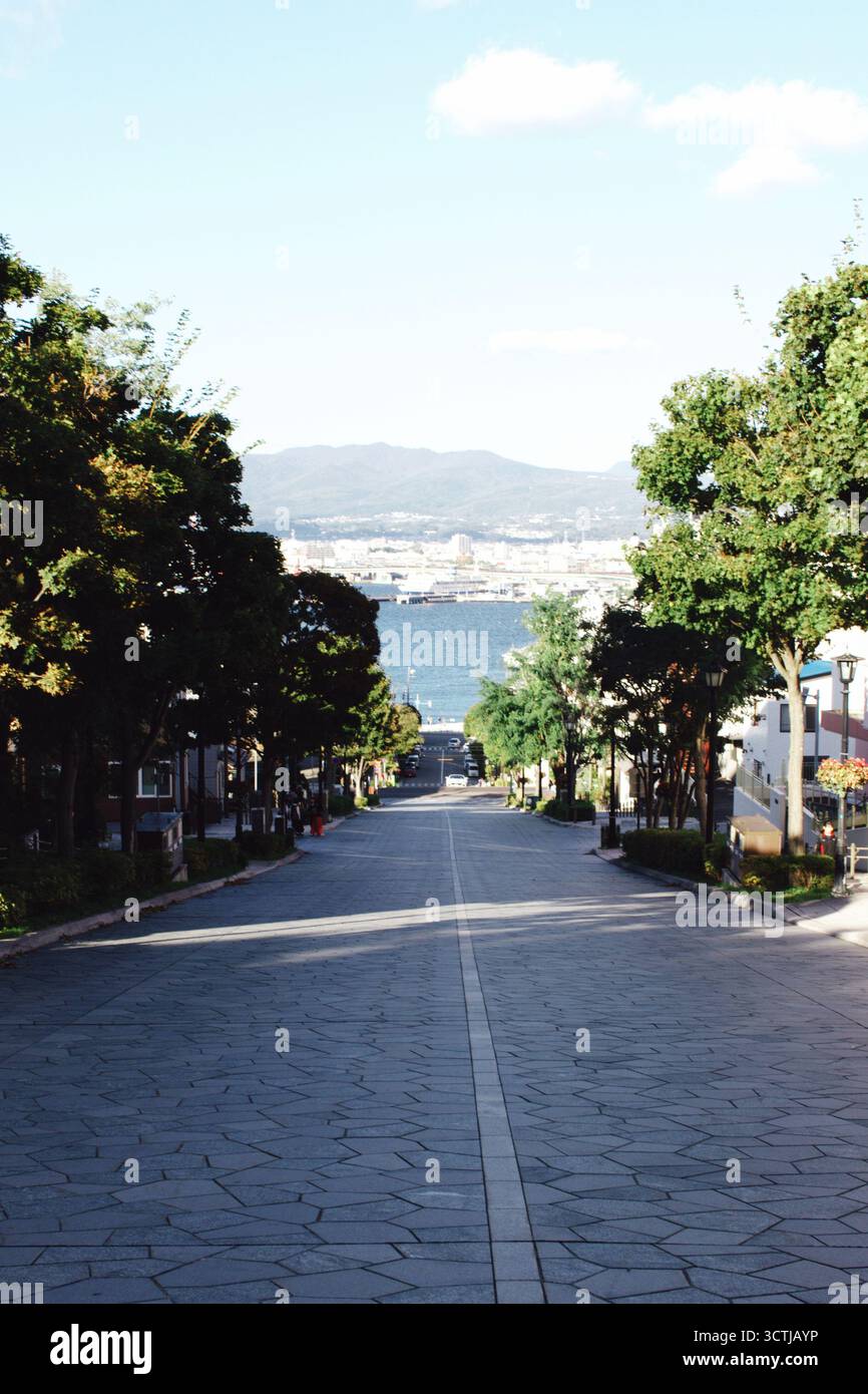 Japan japanese slope street hi-res stock photography and images