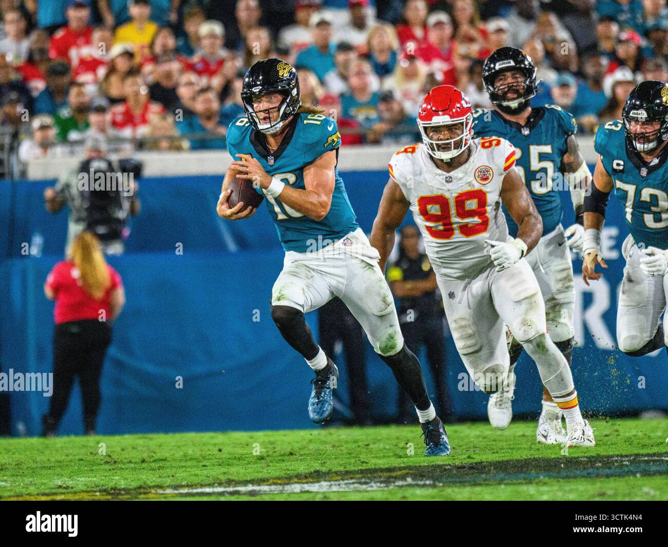 Trevor Romeo Jacksonville, FL, USA. 6th Oct, 2025. Jacksonville Jaguars quarterback ...