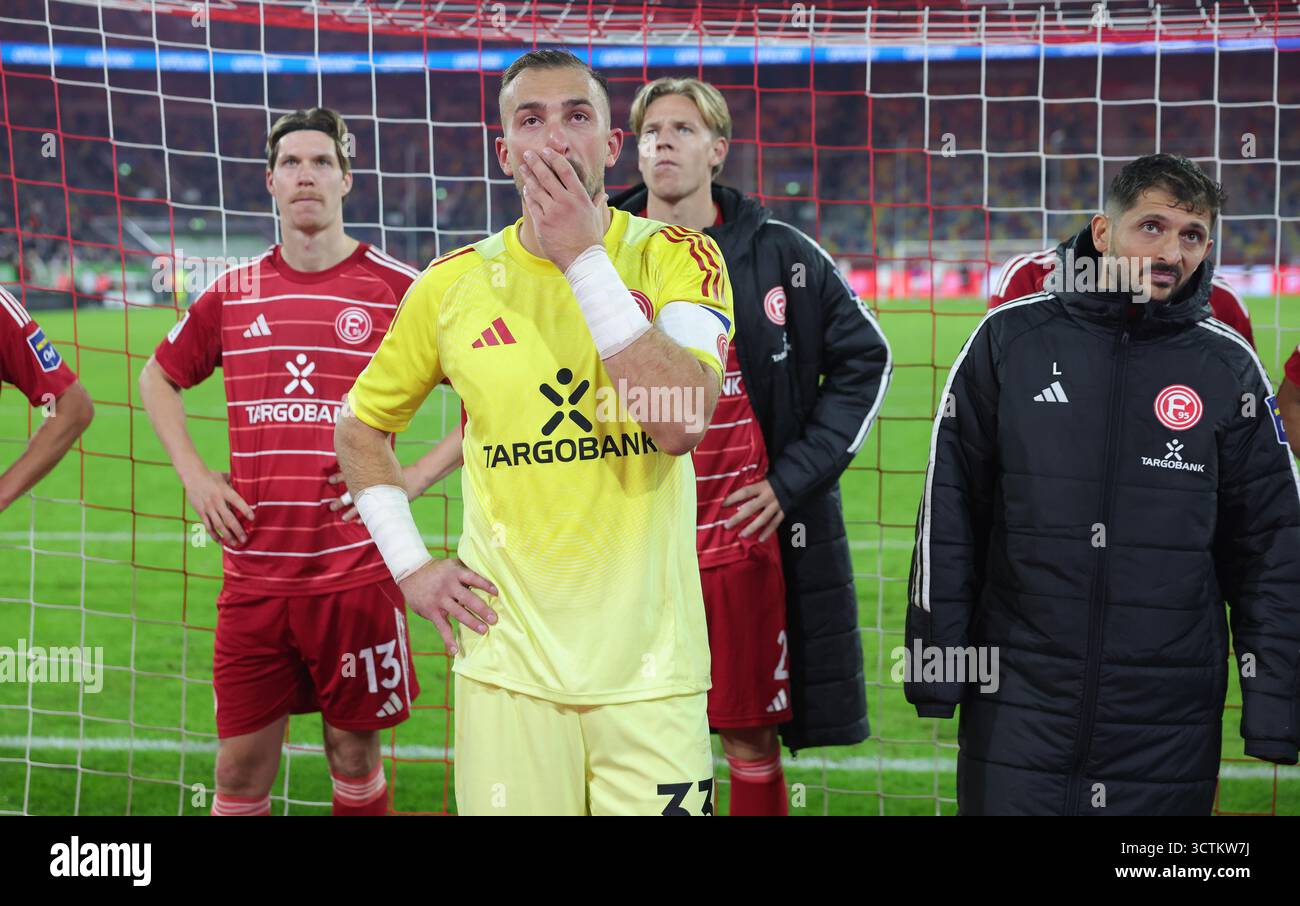 Fortuna Düsseldorf Home camisa de futebol 2009 - 2010. Sponsored by
