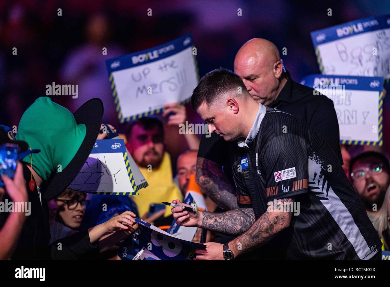 World Grand Prix: Luke Littler Stunned by Luke Woodhouse in First Round