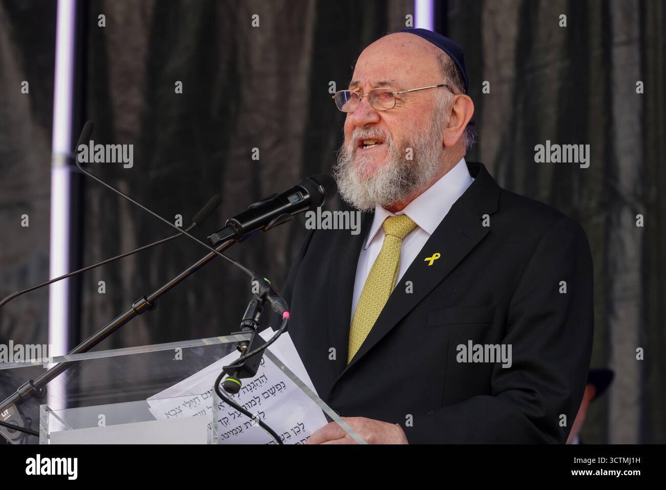 Chief rabbi ephraim mirvis in israel hi-res stock photography and ...