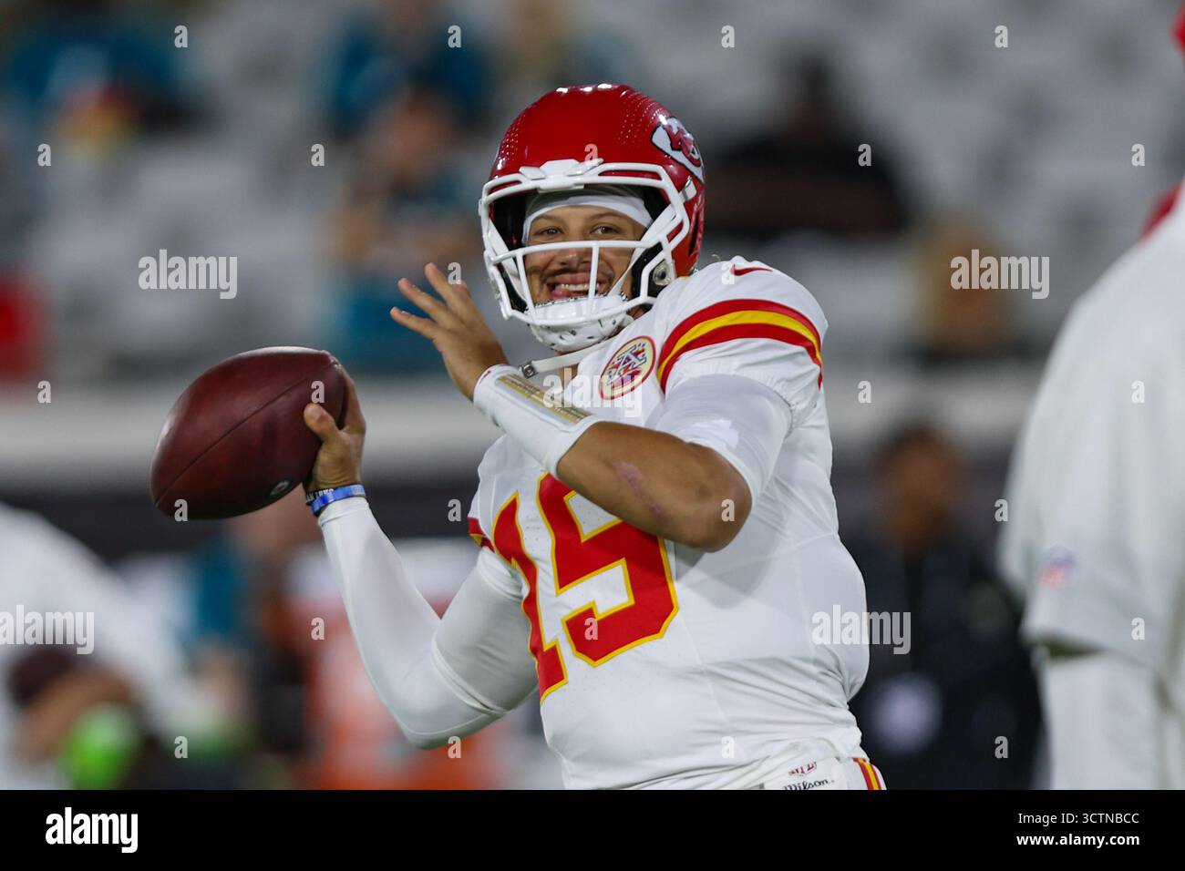 Patrick Infla Kansas City Chiefs quarterback Patrick Mahomes (15) warms up before an ...