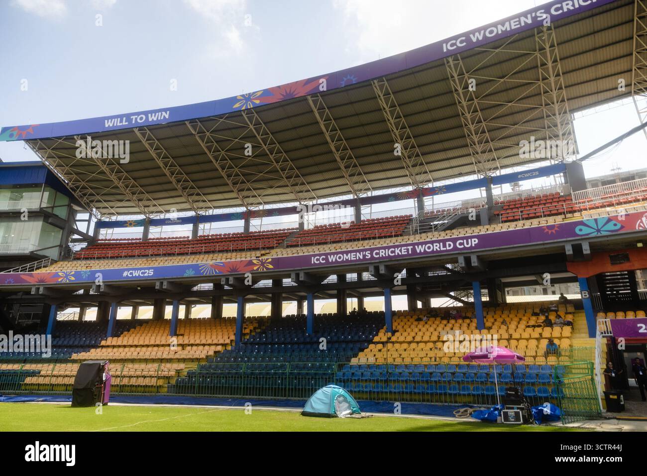 Sri lanka vs australia women hi-res stock photography and images - Alamy