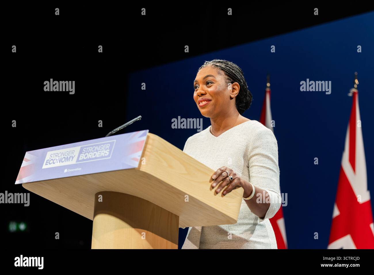 manchester-uk-08-oct-2025-party-leader-kemi-badenoch-delivers-her