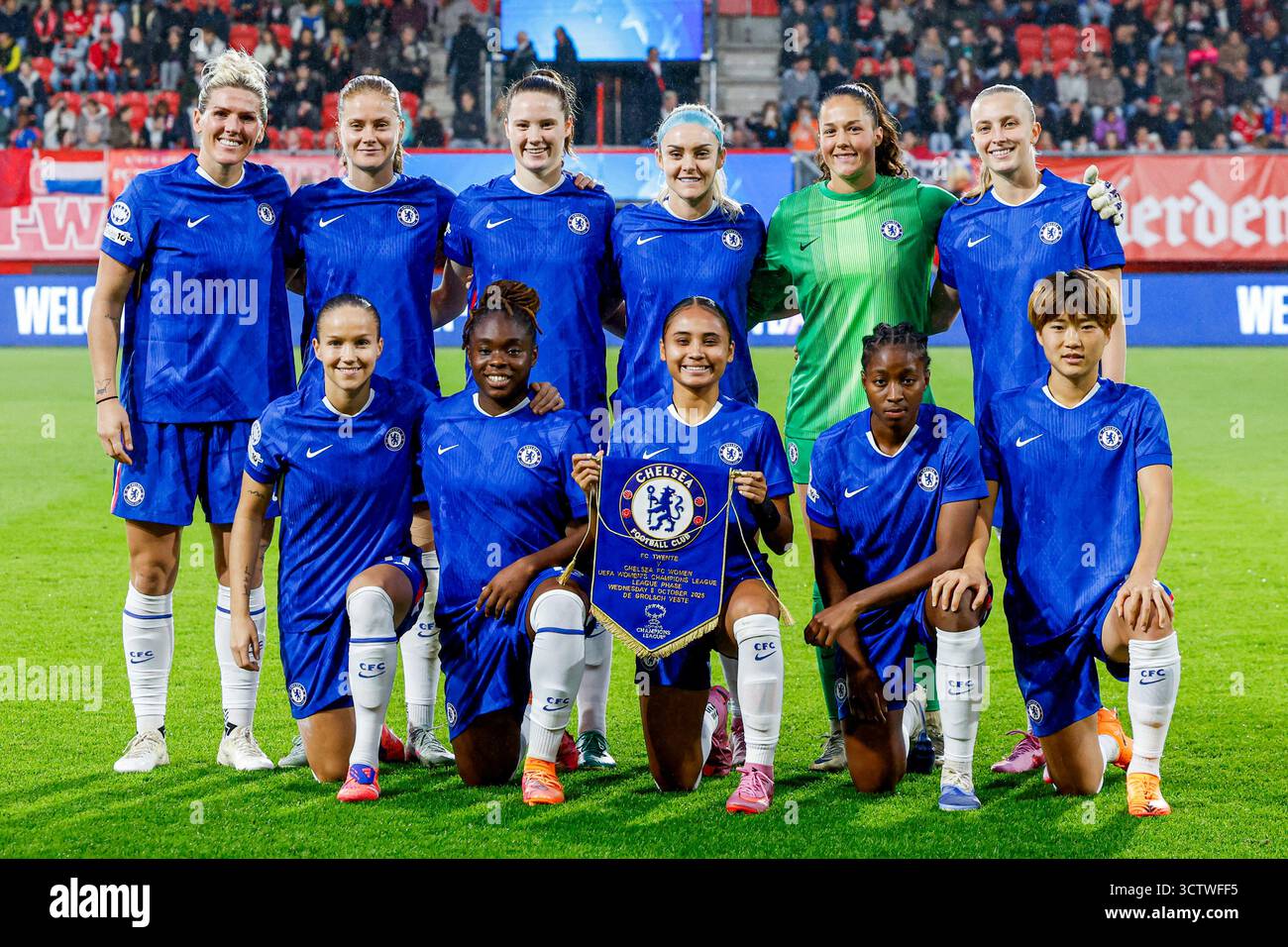 team photo of Chelsea FC, goalkeeper Livia Peng of Chelsea FC and Sandy  Baltimore of Chelsea FC and Veerle Buurman of Chelsea FC and Millie Bright  of Chelsea FC and Ellie Carpenter