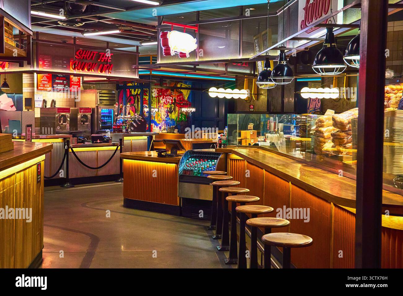 Bar interior counter hi-res stock photography and images - Alamy