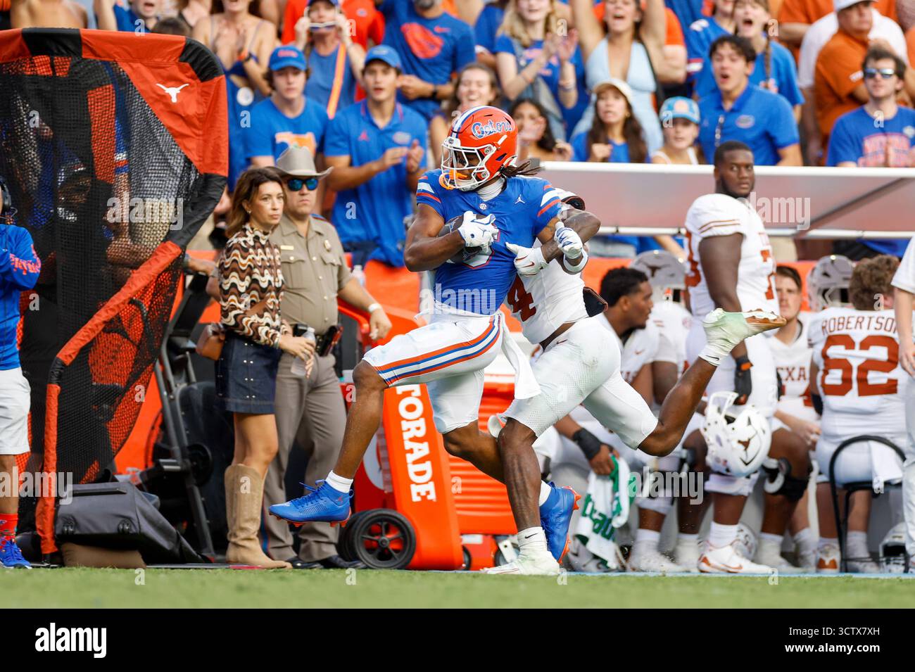 GAINESVILLE, FL - OCTOBER 04: Florida Gators wide receiver Dallas ...