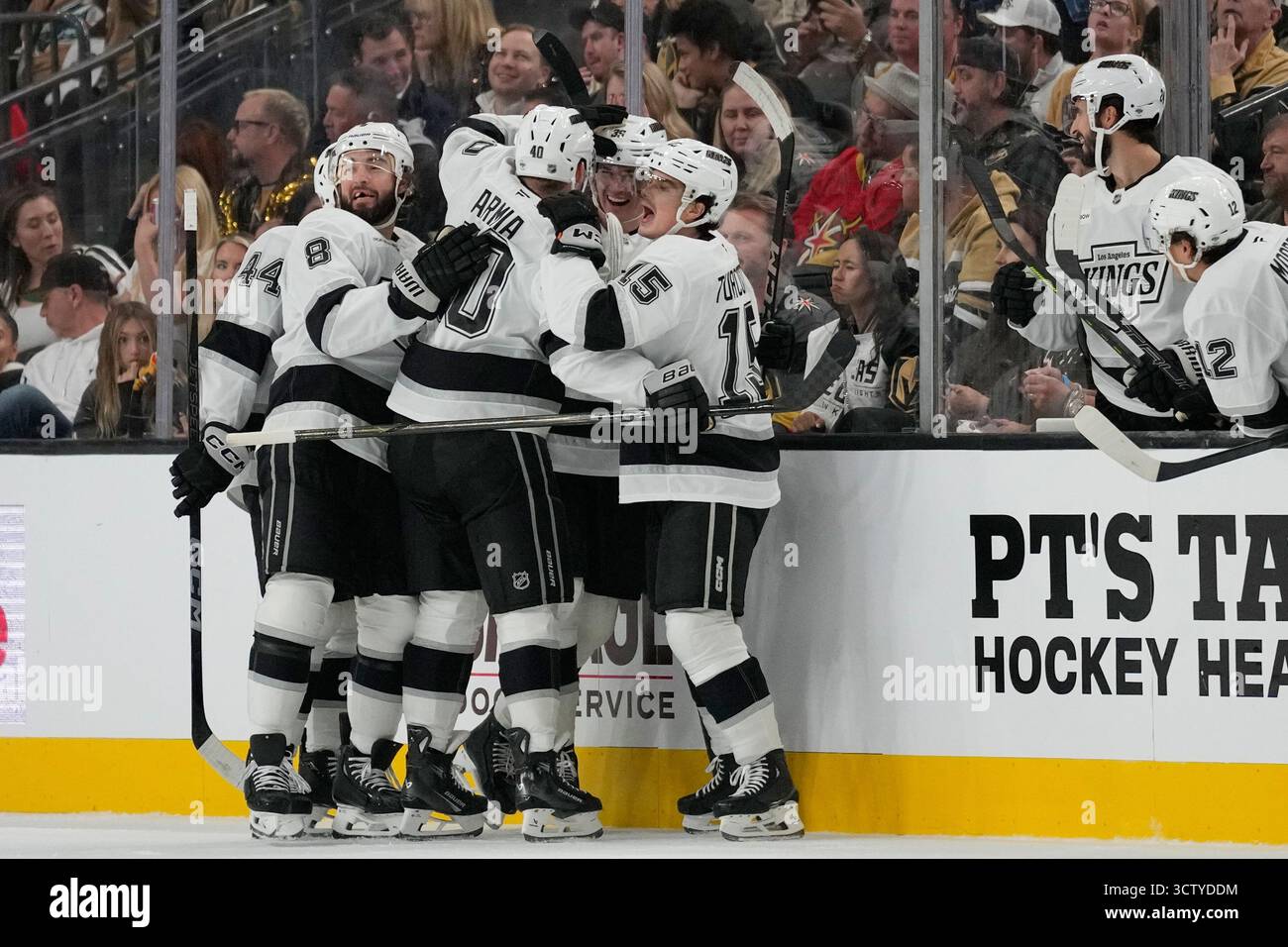 los-angeles-kings-celebrate-after-los-angeles-kings-right-wing-joel