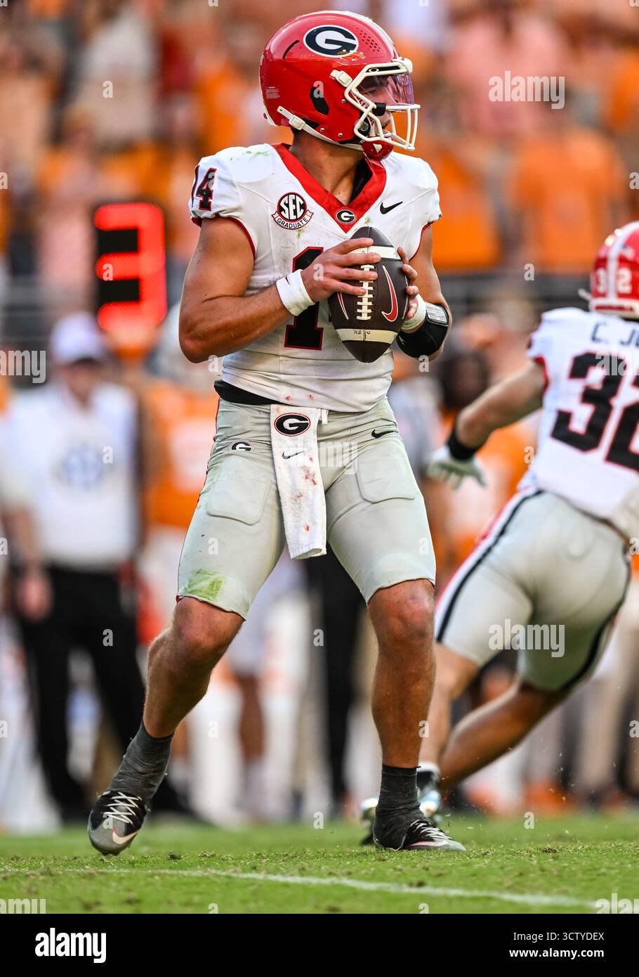 KNOXVILLE, TN - SEPTEMBER 13: Georgia Bulldogs quarterback Gunner ...