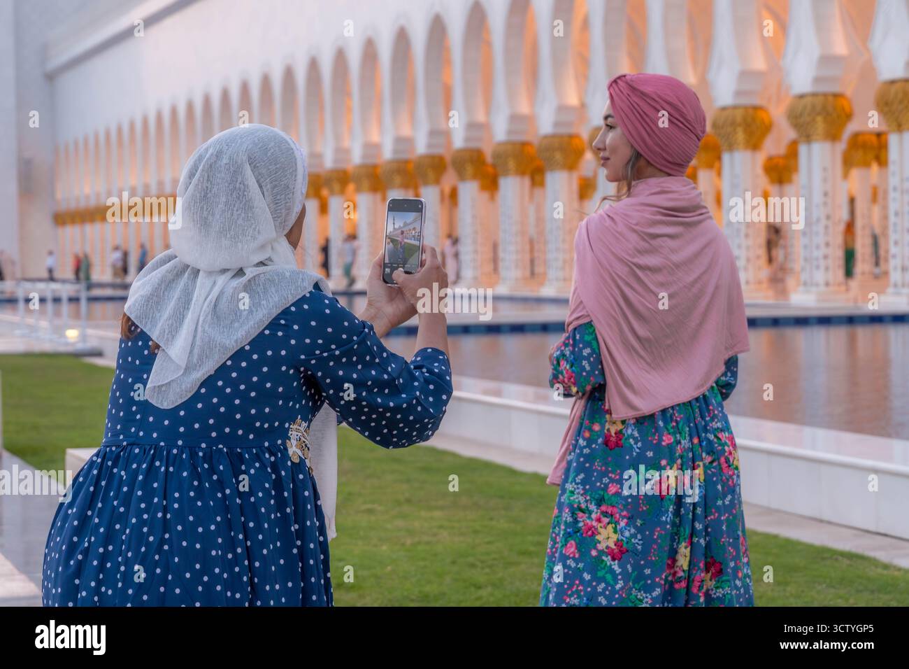 Muslim women in traditional attire photographed at Sheikh Zayed Grand ...