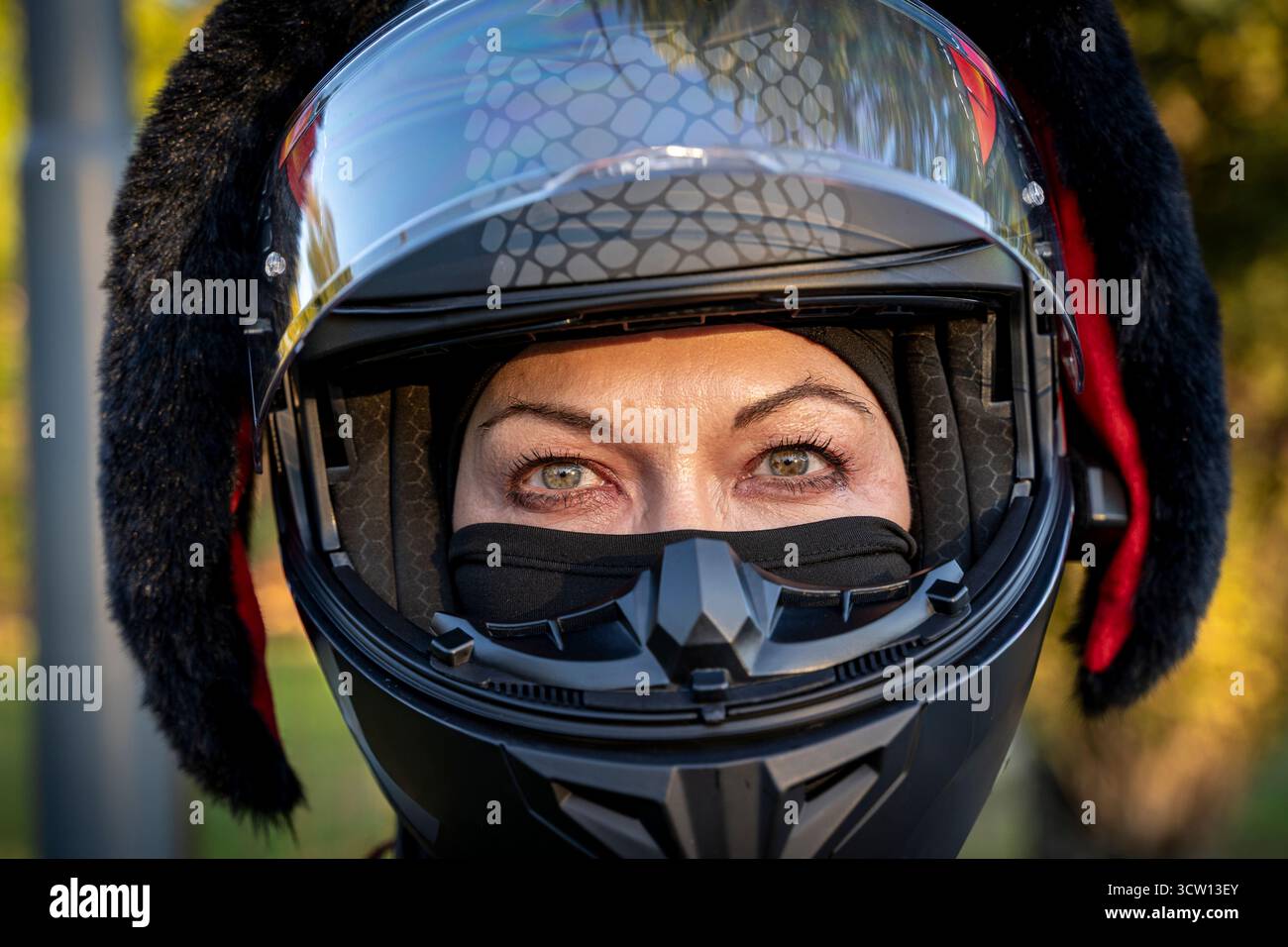 girl with open face motorcycle helmet Cool Pink Cat Ear Electric Half Some people prefer the winds of freedom to hit them squarely in the face Female full face helmet hi-res